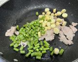 รูปขั้นตอนการทำที่ 3 ของ ผัดถั่วฝักยาวหมู