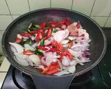 Foto langkah ke 4 dari resep Resep Ikan Pindang Pedas Manis.