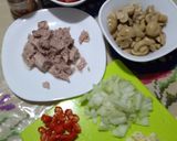 Foto langkah ke 2 dari resep Spicy Tuna Pasta with Mushroom.