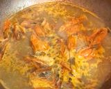 A picture of step 2 of Cheesy Baked Tiger Prawns with Yi Mein Noodles.