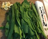 Hình bước làm 1 của món Mì udon xào cải bó xôi