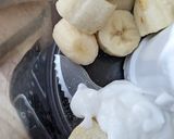 A picture of step 4 of Banana + coconut cheat ice cream.