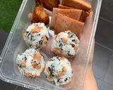 Foto langkah ke 4 dari resep Jumeokbab (Nasi Kepal Ala Korea) (Ver Non-Halal).