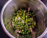 A picture of step 3 of Fresh Peas Soup.