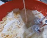 Foto del paso 3 de la receta: Rosca de bizcochuelo con bomboncitos de Pascua