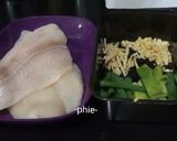 Foto langkah ke 1 dari resep Chinese pan fried fish with soy sauce - ikan dengan kecap asin.