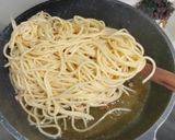 Foto langkah ke 5 dari resep Spaghetti Udang Katsuobushi.