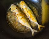 Foto langkah ke 1 dari resep Ikan Kembung Kecap Pedas.