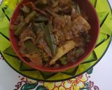A picture of step 3 of Bhindi gosht.
