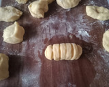 Foto langkah ke 6 dari resep Roti Goreng Piscok Tanpa Ulen.