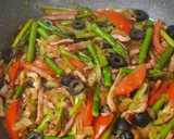 Foto del paso 2 de la receta: Tallarines con espárragos y queso de cabra