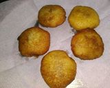 A picture of step 4 of Bread dahi bhalla.