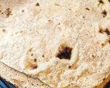 Tortilla lapok sonkával, sajttal töltve recept fázis 3 fotója