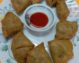 A picture of step 23 of Aloo Samosa.