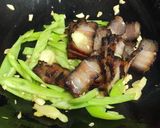 รูปขั้นตอนการทำที่ 3 ของ หมูน้ำค้างผัดฝักถั่วลันเตา