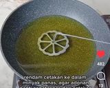 Foto langkah ke 3 dari resep Kembang Goyang Wijen.