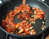 Foto langkah ke 6 dari resep Tom Yum Spaghetti Devina Hermawan.