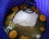 Foto langkah ke 2 dari resep Kue Lumpur Kentang Kismis.