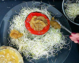 Foto del paso 4 de la receta: Ensalada de pimientos asados con cebolla caramelizada