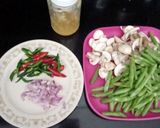 Foto langkah ke 1 dari resep Tumis Buncis Jamur.