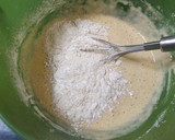 Foto del paso 1 de la receta: Bollitos con chispas de chocolate con leche