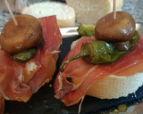 Foto del paso 5 de la receta: Montadito de Jamón Serrano, Pimiento del Padrón y Champiñón