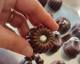 عکس مرحله 1 از دستور حلوا شکلاتی مدرن