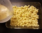 Hình bước làm 2 của món Mac&Cheese Nui nướng Phômai