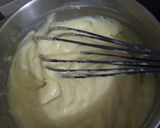 Foto langkah ke 8 dari resep Fraisier Cake (French Strawberry Cake).