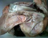 Foto langkah ke 1 dari resep Gulai Kepala Ikan Salmon.