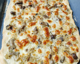 Foto del paso 7 de la receta: Pizza blanca de setas y jamón