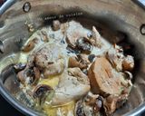 Une image de l'étape 4 de Poulet à la crème aux champignons 🍄.