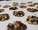 Foto langkah ke 4 dari resep Choco Nuts Cookies.