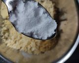 जाळीदार खमण ढोकळा (Khaman Dhokla Recipe In Marathi) रेसिपी स्टेप 2 फोटो