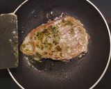 Foto del paso 2 de la receta: Atún rojo a la plancha con ajo y perejil