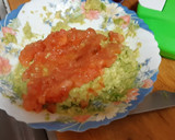 Foto del paso 2 de la receta: Tartaletas de guacamole con gulas y de ensalada con gorgonzola