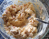 Foto del paso 5 de la receta: Huevos rellenos de surimi y gambas