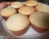 A picture of step 4 of Coconut flavored mini cakes.