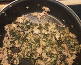 Foto del paso 4 de la receta: Hojaldre mixto con acelgas, atún y queso, y con atún y aceitunas