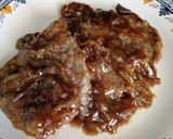 Foto del paso 11 de la receta: Escalopines de ternera con salsa de cebolla caramelizada y reducción de Pedro Ximénez