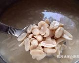 A picture of step 5 of Soy Milk Jelly with Peanut Soup.