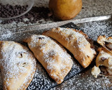 Foto del paso 7 de la receta: Empanadillas de Pera y Chocolate Negro