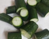 A picture of step 1 of Stuffed sponge gourd.