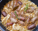 Foto del paso 8 de la receta: Cazuela de butifarras salteadas con col y garbanzos