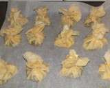 Foto del paso 4 de la receta: 🥢Saquitos de queso de cabra, espinacas y cebolla roja