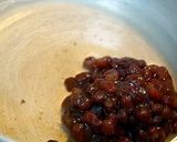 A picture of step 1 of Easy Zenzai (Sweet Red Bean Soup) with Canned Azuki Beans.