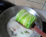 Foto langkah ke 4 dari resep Lodeh sawi gulung.