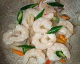 Foto langkah ke 2 dari resep Tumis Udang Kacang Panjang.