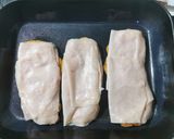 Foto del paso 3 de la receta: Milanesa de pollo a la napolitana