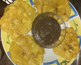 Foto del paso 3 de la receta: Plátanos patacones con frijoles molidos